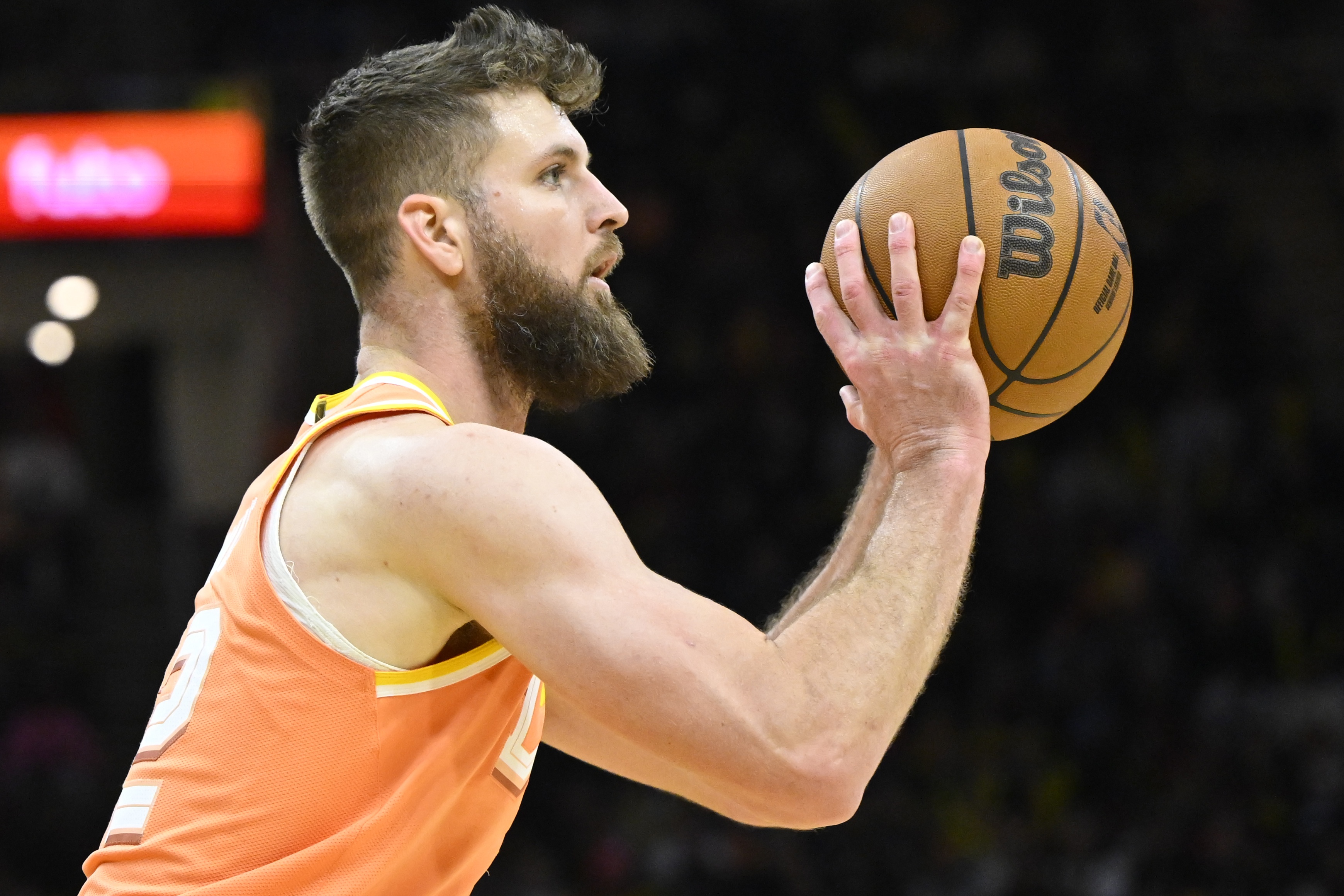 斗球体育官网-骑士主场迎战活塞 迪恩·韦德&amp;米切尔&amp;斯特鲁斯缺席比赛