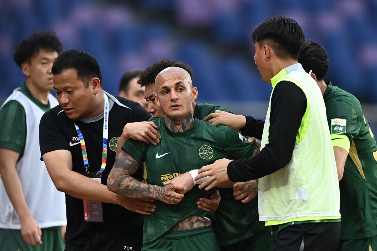 斗球直播在线观看-一下薅没50万！米特里策拽头发被中足联罚款4万，浙江内部罚48万